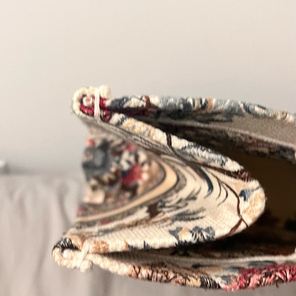 Book Tote Large size 2023 spring collection - Picture 3 of 10